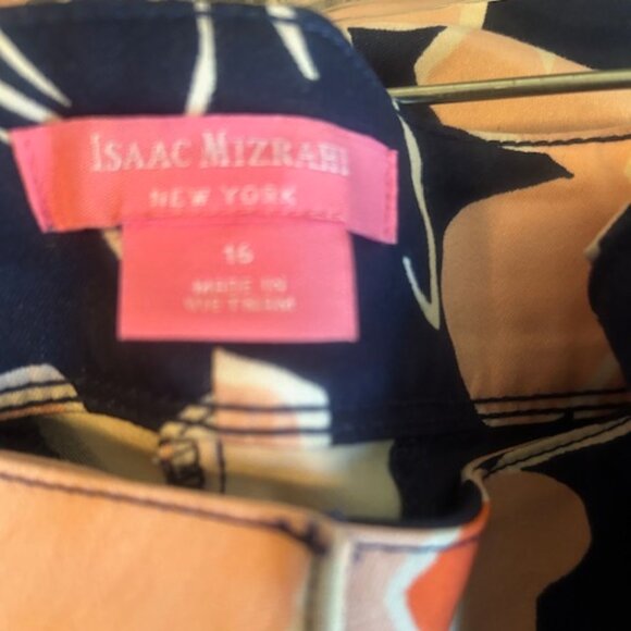 Isaac Mizrahi Navy Blue/Peach Floral scallop hem shorts, size 16 - Picture 3 of 5